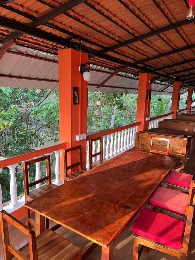 Bonds Hostel Candolim Kültér fotó
